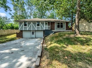 1300 NE Browning Ln, Lees Summit, MO 64086