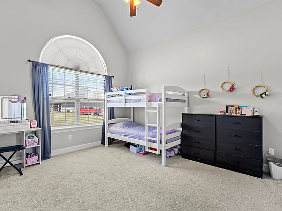 4th image of 2068 Highview Way