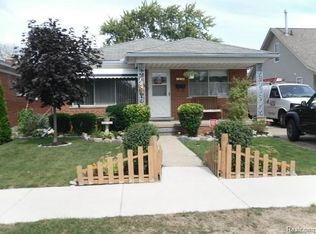 16911 Stephens Dr, Eastpointe, MI 48021
