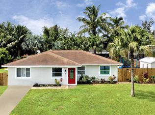 3268 Sapphire Rd, Lake Worth, FL 33462