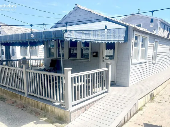 29 Irving Walk, Breezy Pt, NY 11697