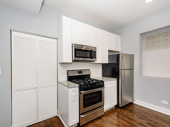 3rd image of 2645 North Washtenaw #2F
