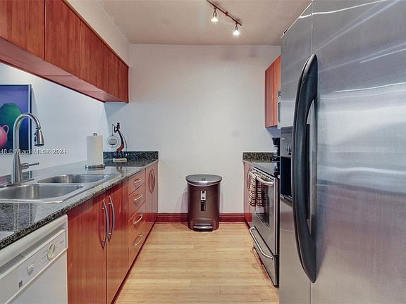 4th image of 1200 Brickell Bay Dr APT 2217