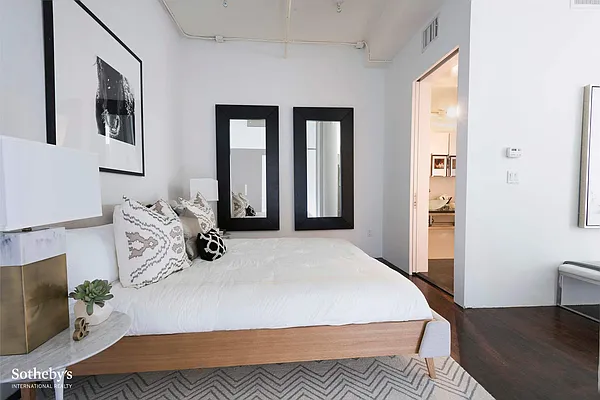 Sold by Sotheby's International Realty | media 7