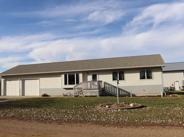 421 S Quapaw St, Iroquois, SD 57353