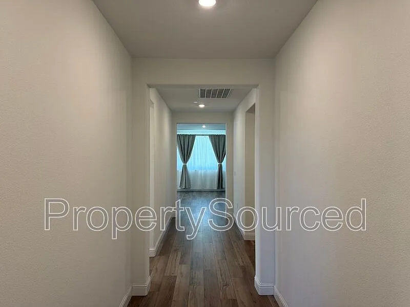 4 bed, 3.0 bath, 2178 sqft, $2,850 — Photo 3