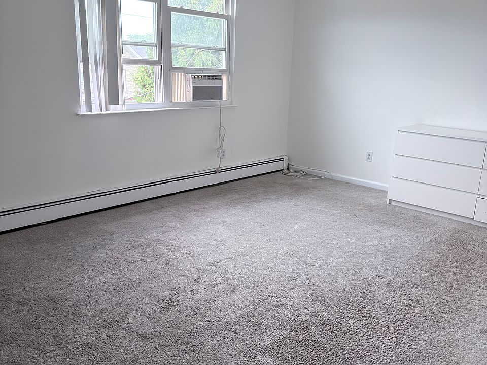 1st image of 82 Inwood Ave