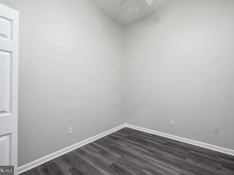 105 Brenwick Ct — Photo 23