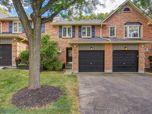2766 Folkway Dr #37, Mississauga, ON L5L 3M3