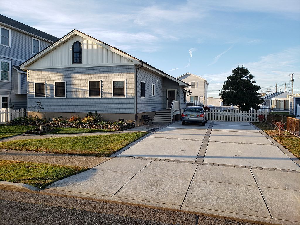 112 E 6th Ave - Property Image
