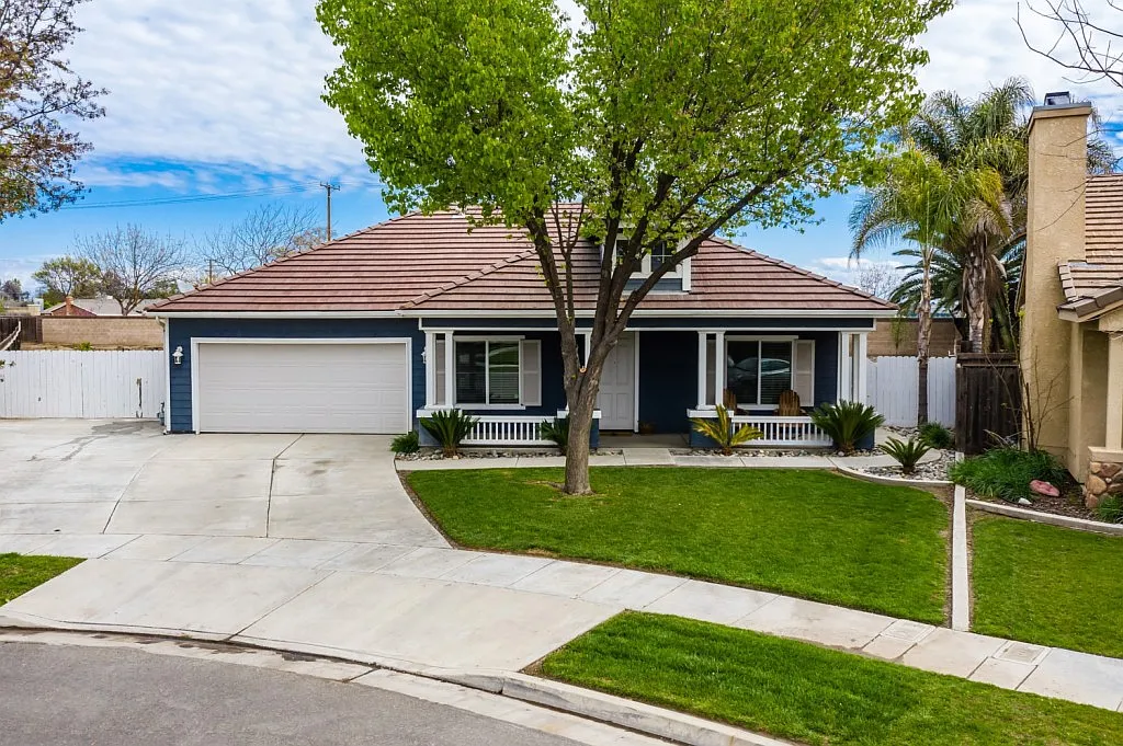 1031 N Hartnell Pl photo 1