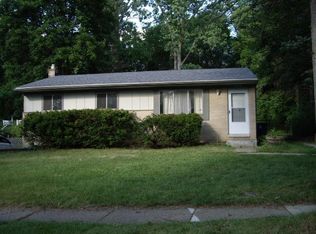 2242 Stellar Rd, Ann Arbor, MI 48105