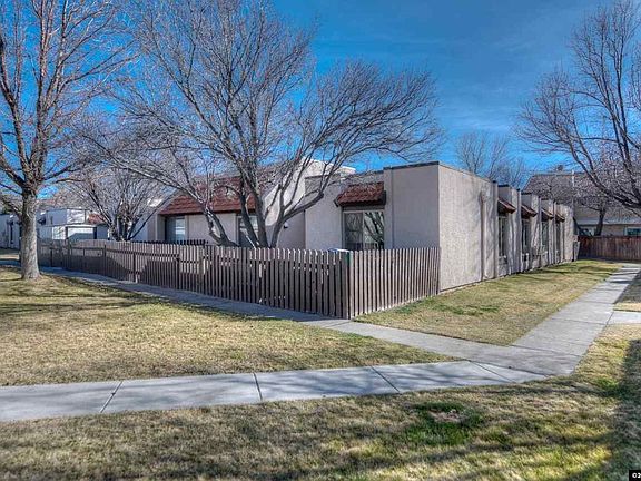 3rd image of 1025 Baywood Dr APT A