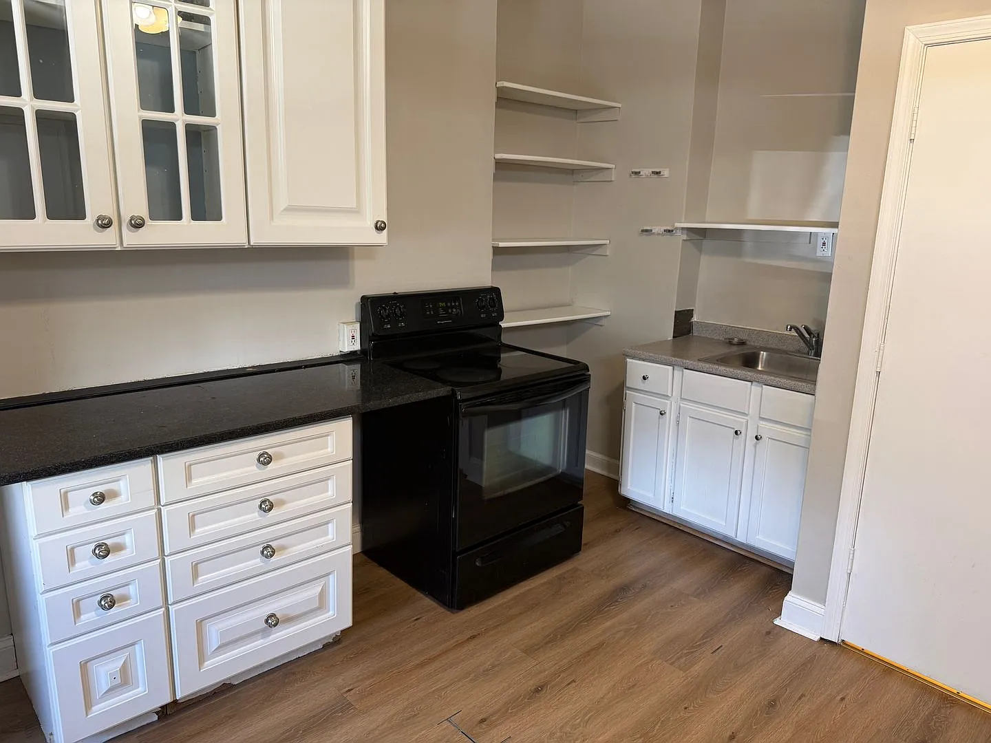 1-Bedroom Apartment 400 N. Springfield Rd, Unit 4, Clifton Heights, PA 19018 — Photo 4
