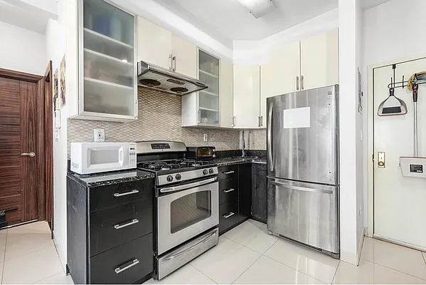 Sold by Douglas Elliman | media 17