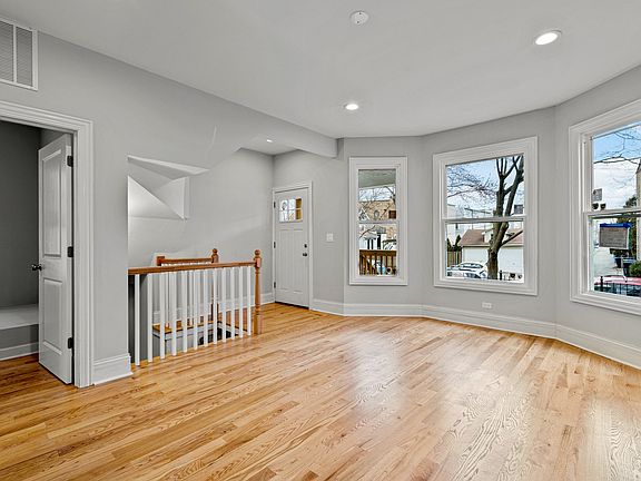 3rd image of 3847 W School St APT 1