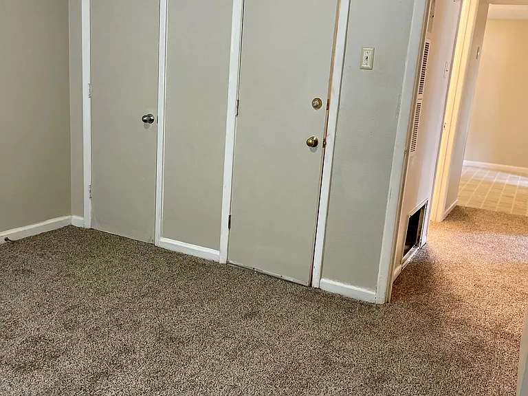 Bermuda Heights Apartments — Photo 40