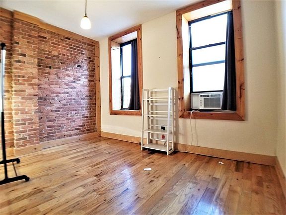 4th image of 645 Willoughby Ave #A2