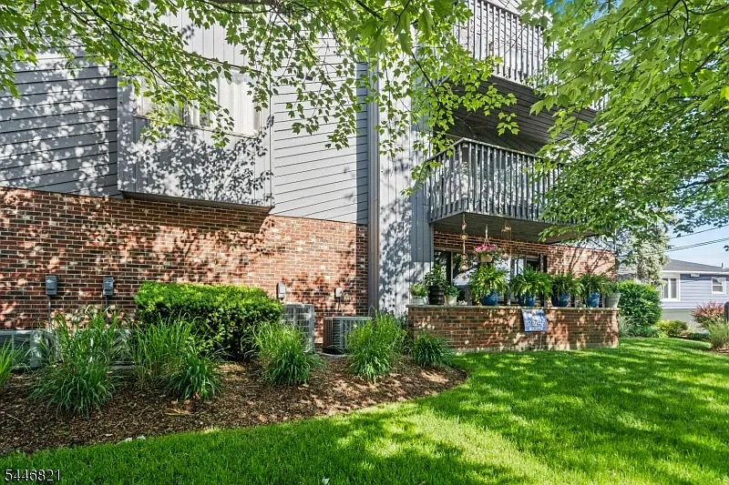 2 bed, 2.0 bath, $2,800 — Photo 3
