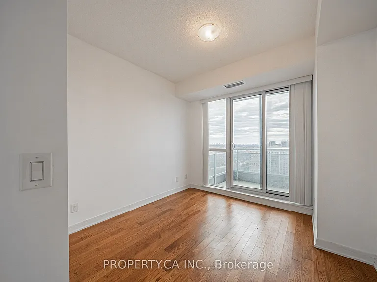 9205 Yonge St #1605 — Photo 13