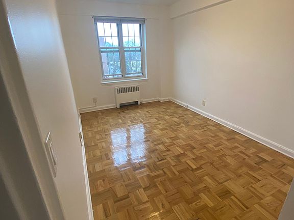 5th image of 210 Pelham Rd APT 5K