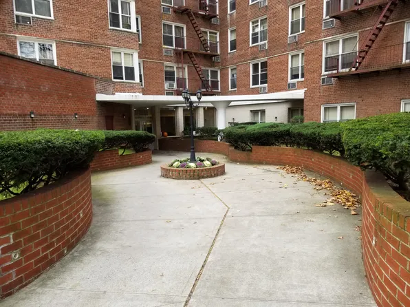 66-22 Fleet Street image 1 of 9