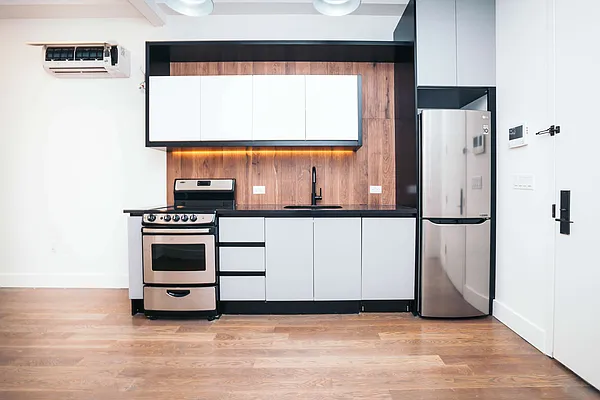 Rented by Nooklyn NYC LLC | media 72