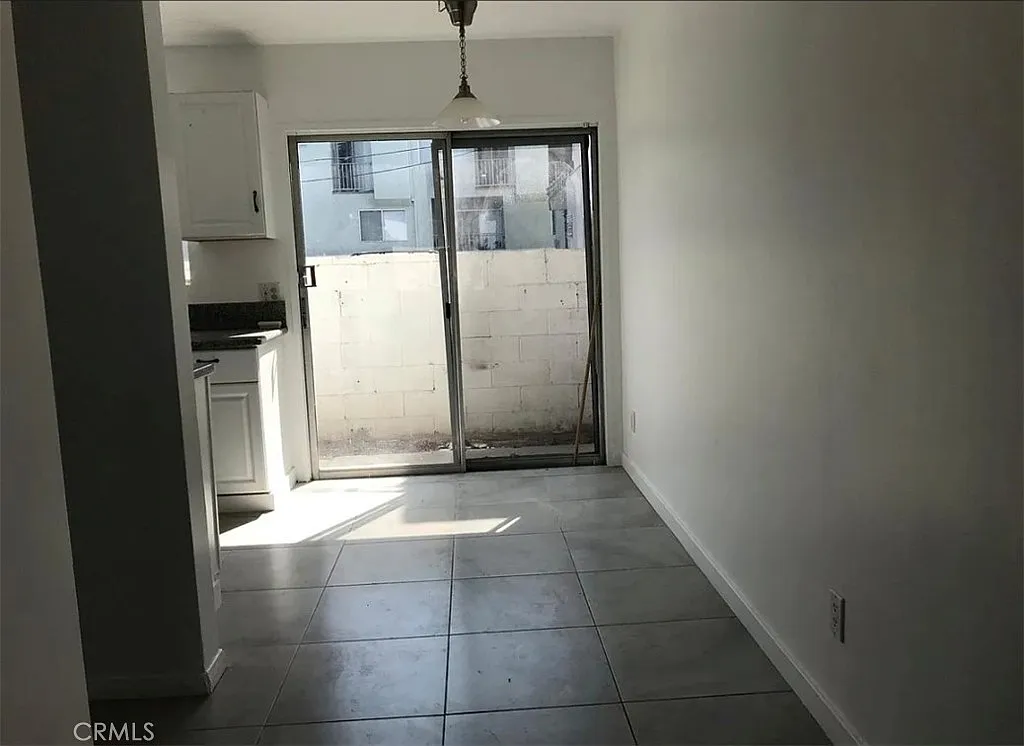 2 bed, 1.5 bath, 1000 sqft, $2,395 — Photo 2