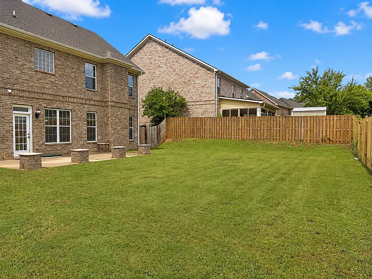 611 Baldwin Pl — Photo 24