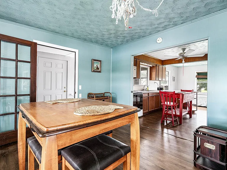 325 Palm Dr — Photo 23