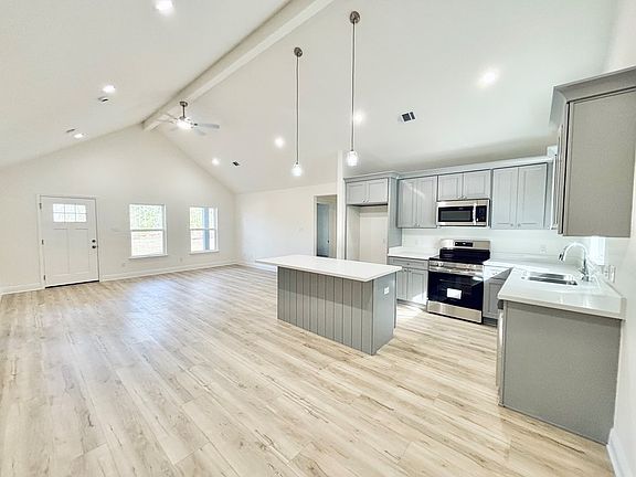 2nd image of 38 Island Rd