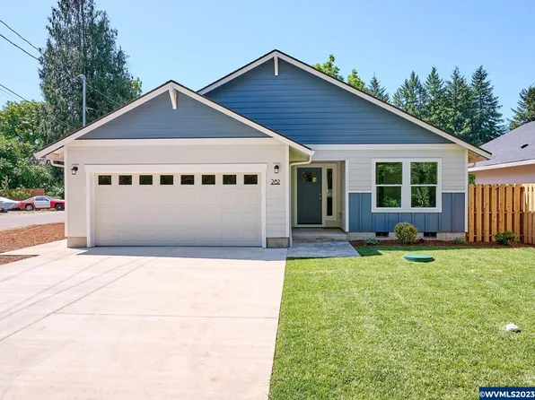 282 SE Ivy St, Mill City, OR 97360