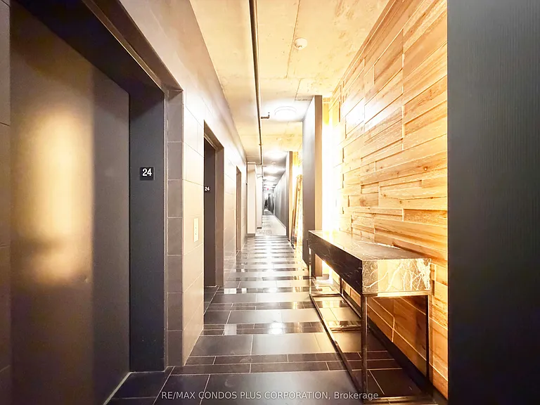 210 Simcoe St #2410 — Photo 15
