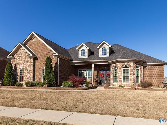 2nd image of 209 Woodgrove Dr
