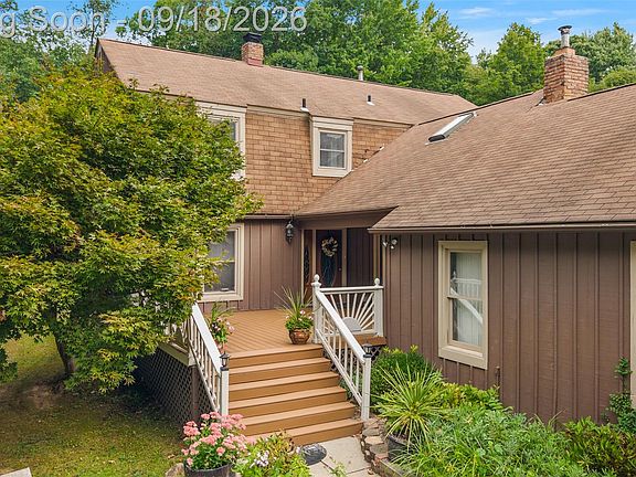3rd image of 2201 E Gunn Rd