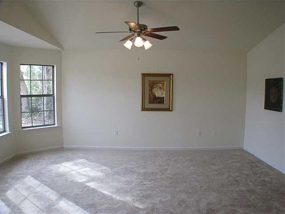 4th image of 11009 Chippewa Dr