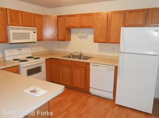 2050 Library Cir APT 4, Grand Forks, ND 58201