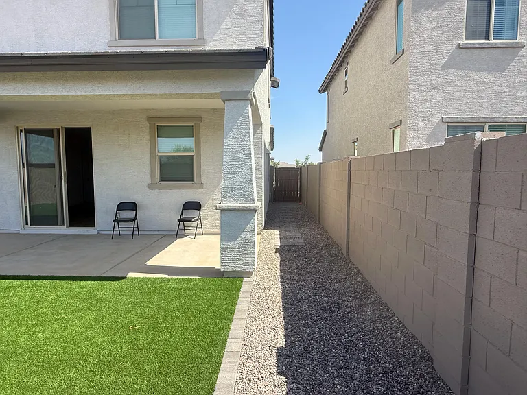 745 W Sparrow Dr — Photo 35
