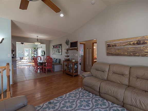 2nd image of 2125 Boxwood Dr