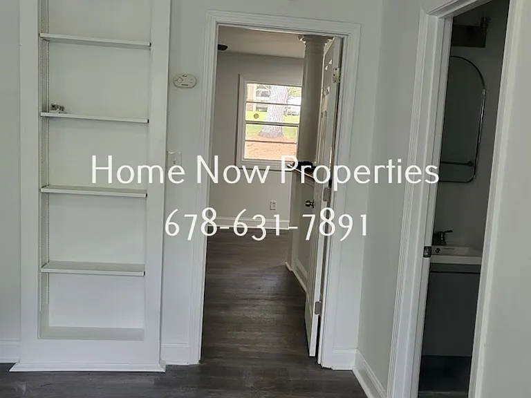 Maple Place Apartments — Photo 10