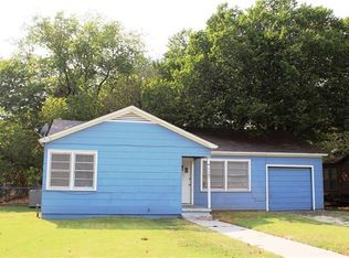 1107 S Howeth St, Gainesville, TX 76240