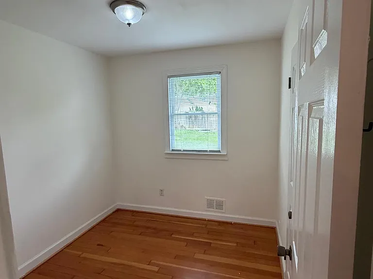 5608 Tremont Dr — Photo 7
