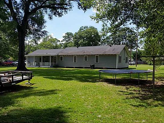 2nd image of 305 Live Oak St