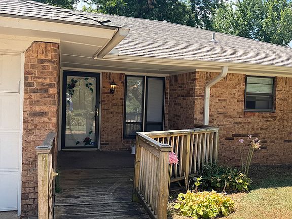 2nd image of 1702 High Meadows Dr