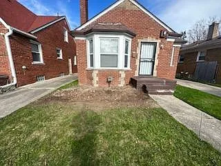 17238 Shaftsbury Ave — Photo 1