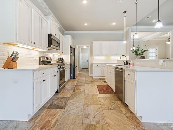 3rd image of 1475 Sabal Palm Dr
