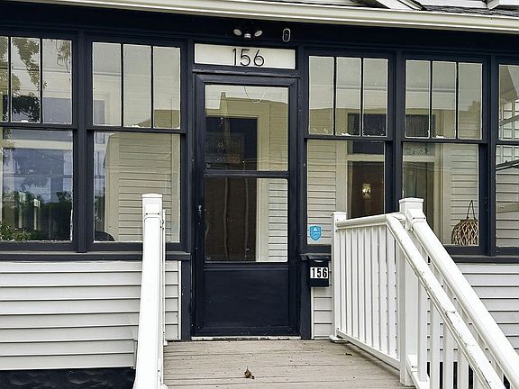 3rd image of 156 W 18th St
