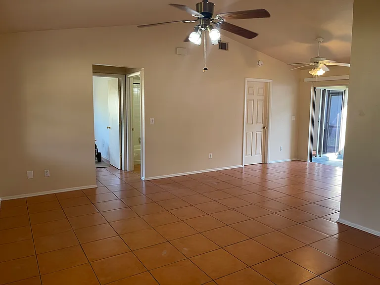 4119 SW Santa Barbara Pl — Photo 5