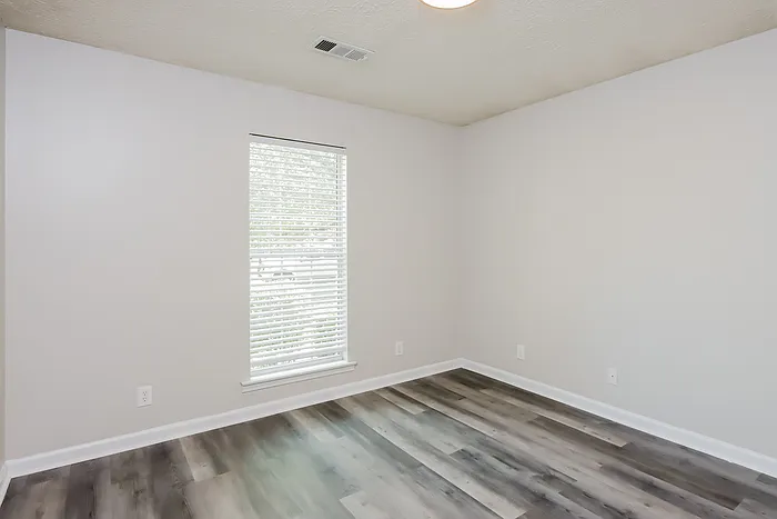 11 N Springfield Dr — Photo 9