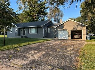 614 S Main St, Troy, IL 62294